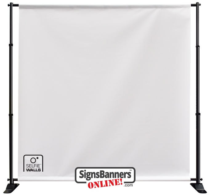 Large extendable Selfie Wall with blank banner